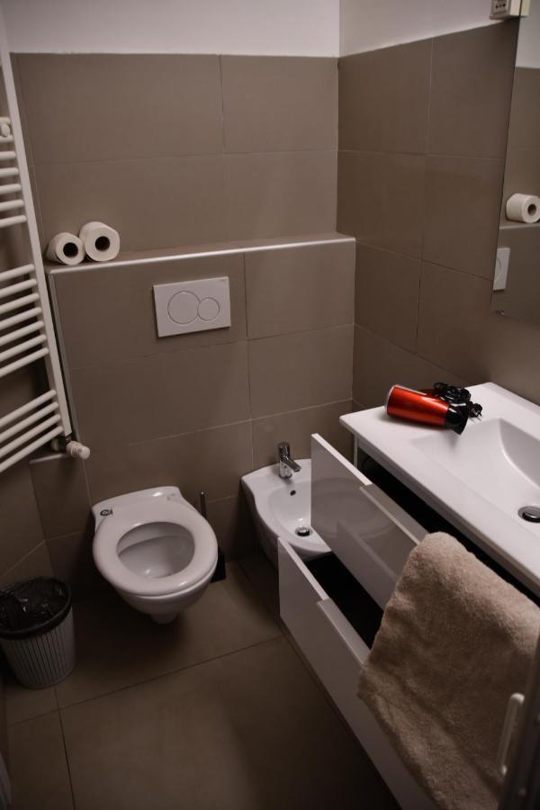 Apartamento Smile Accomodation Winter Time Aosta Exterior foto